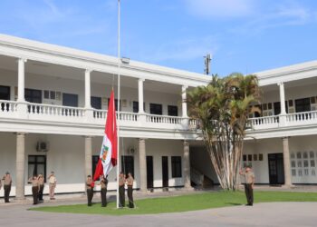 ¡Iniciamos la semana renovando nuestro compromiso con el Perú