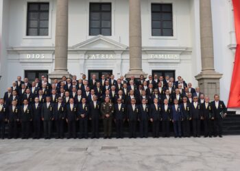 A 50 años de su egreso, la promoción “CRL Mariano Aragonés” honra su historia y reafirma su compromiso con la patria