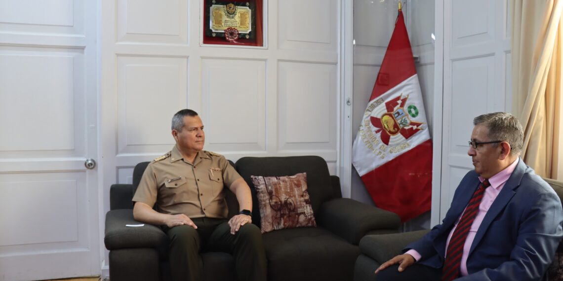 Consejero del Servicio Diplomático se integra al Programa de Alto Mando del Ejército