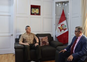 Consejero del Servicio Diplomático se integra al Programa de Alto Mando del Ejército