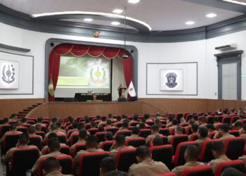 ESGE-EPG impulsa la gestión estratégica con conferencia sobre inversiones en el Ejército del Perú