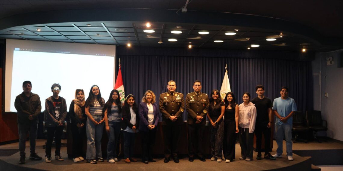 ESGE-EPG llevó a cabo la presentación de la intervención del monumento del héroe nacional, coronel Francisco Bolognesi
