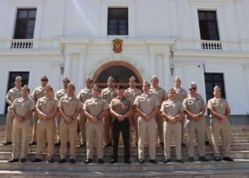 Visita de oficiales de la Escuela Superior de Guerra Naval fortalece el intercambio académico