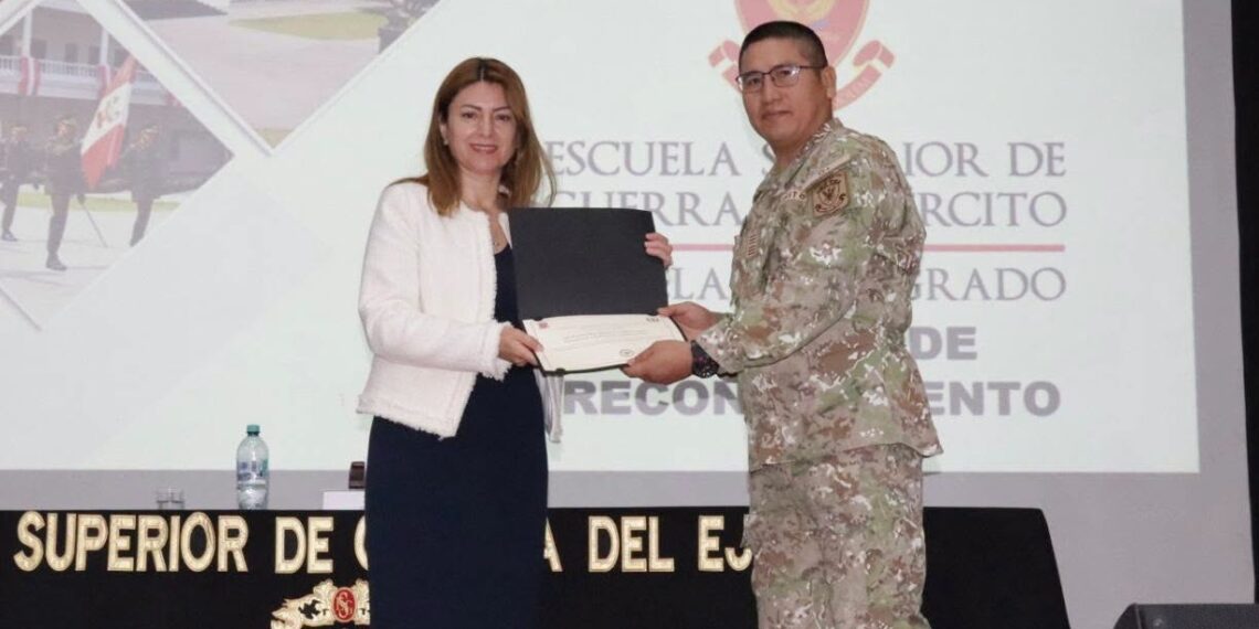 Embajada de Rumanía analiza el nuevo orden global en la ESGE-EPG