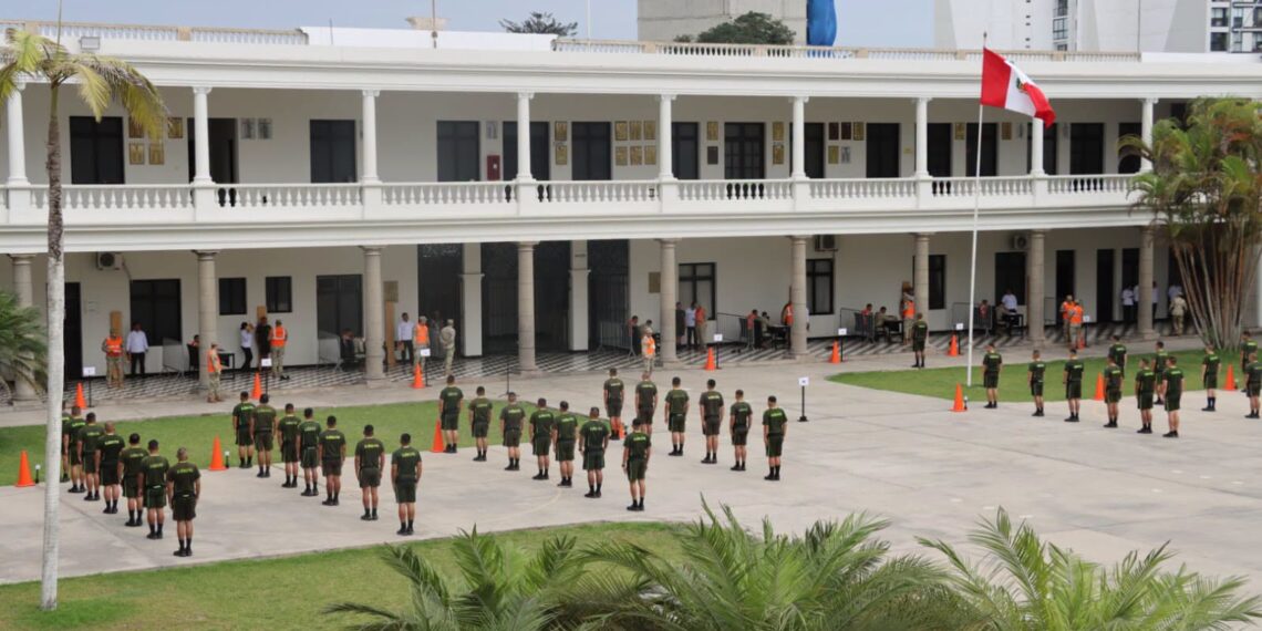 Postulantes al LXXII PCEM-2027 cumplen control del IMC en proceso de admisión