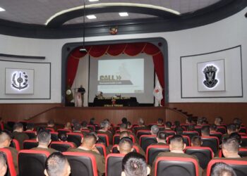 ESGE-EPG fortalece las competencias de sus oficiales alumnos con conferencia sobre UAS Y C-UAS