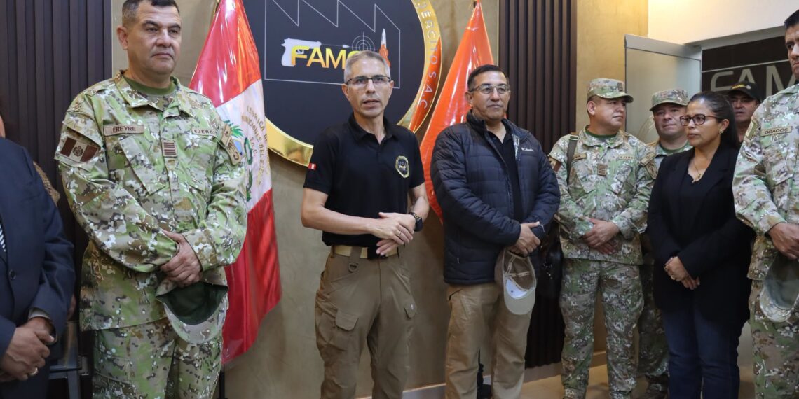 Oficiales del Programa de Alto Mando del Ejército fortalece su visión estratégica con visita a FAME
