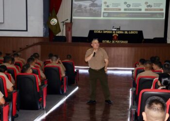 Decisiones estratégicas frente al fenómeno del niño centran conferencia magistral en la ESGE-EPG