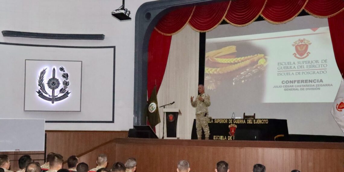 Conferencia sobre la “Evolución de las Fuerzas Especiales», fortalecen la visión estratégica de los oficiales alumnos”